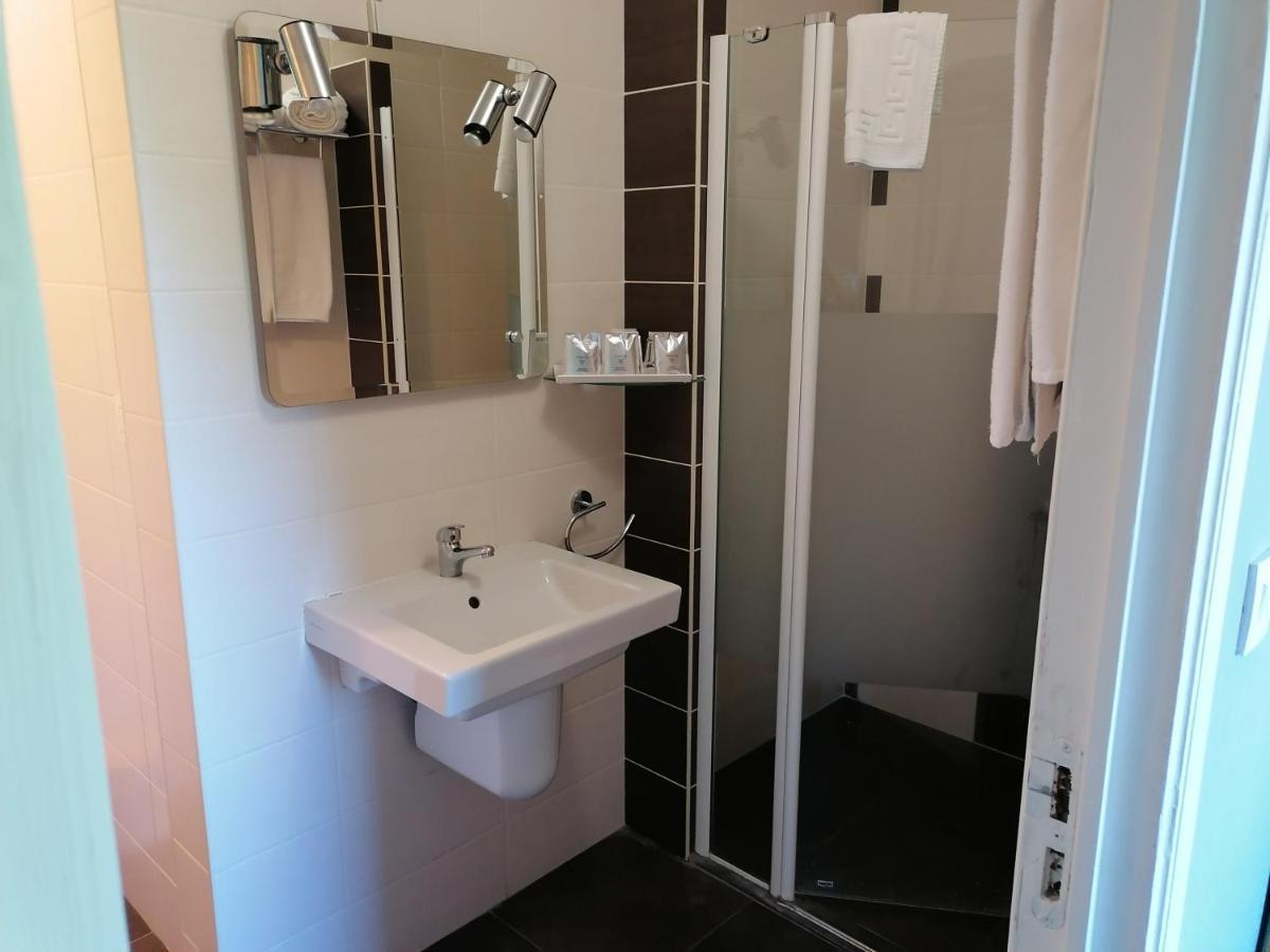 Hotel Prins Van Oranje Дист Экстерьер фото